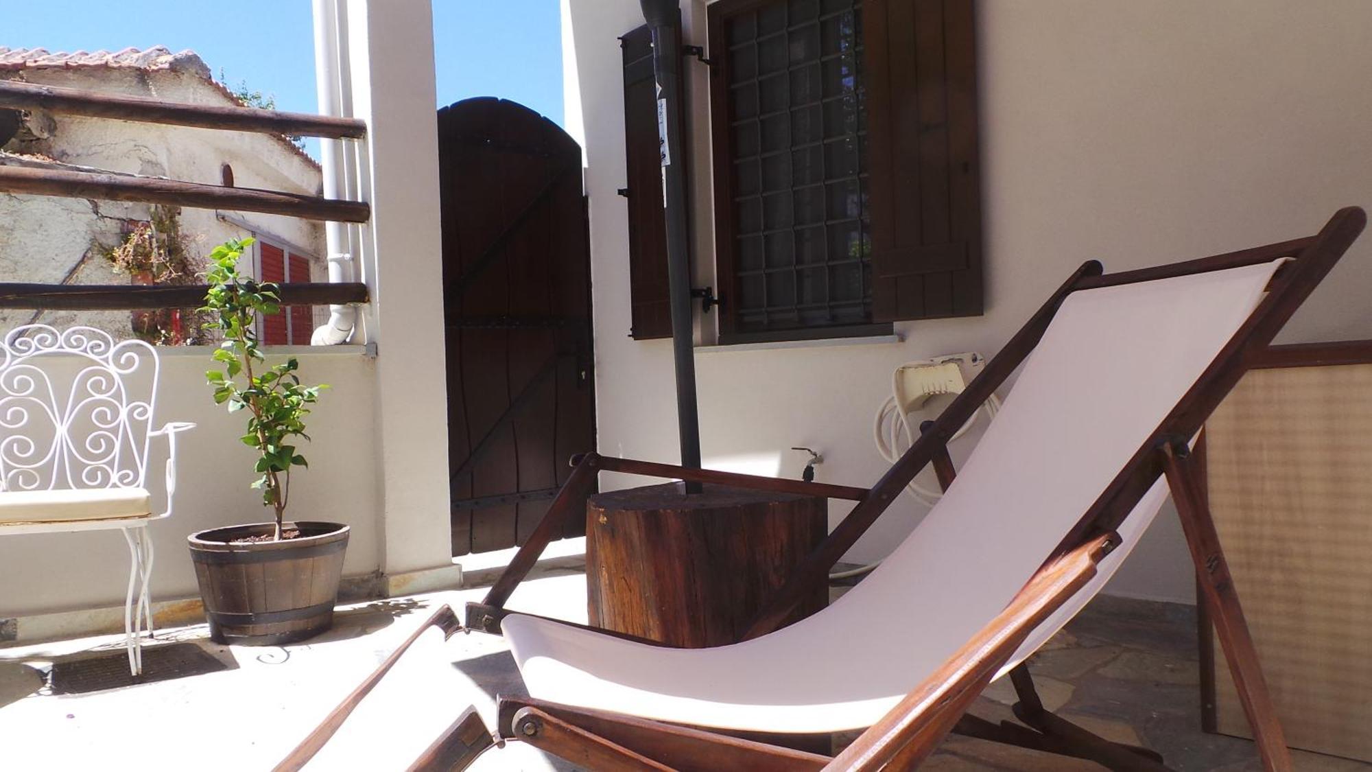 Marousos Central Guesthouse Portaria  Bagian luar foto