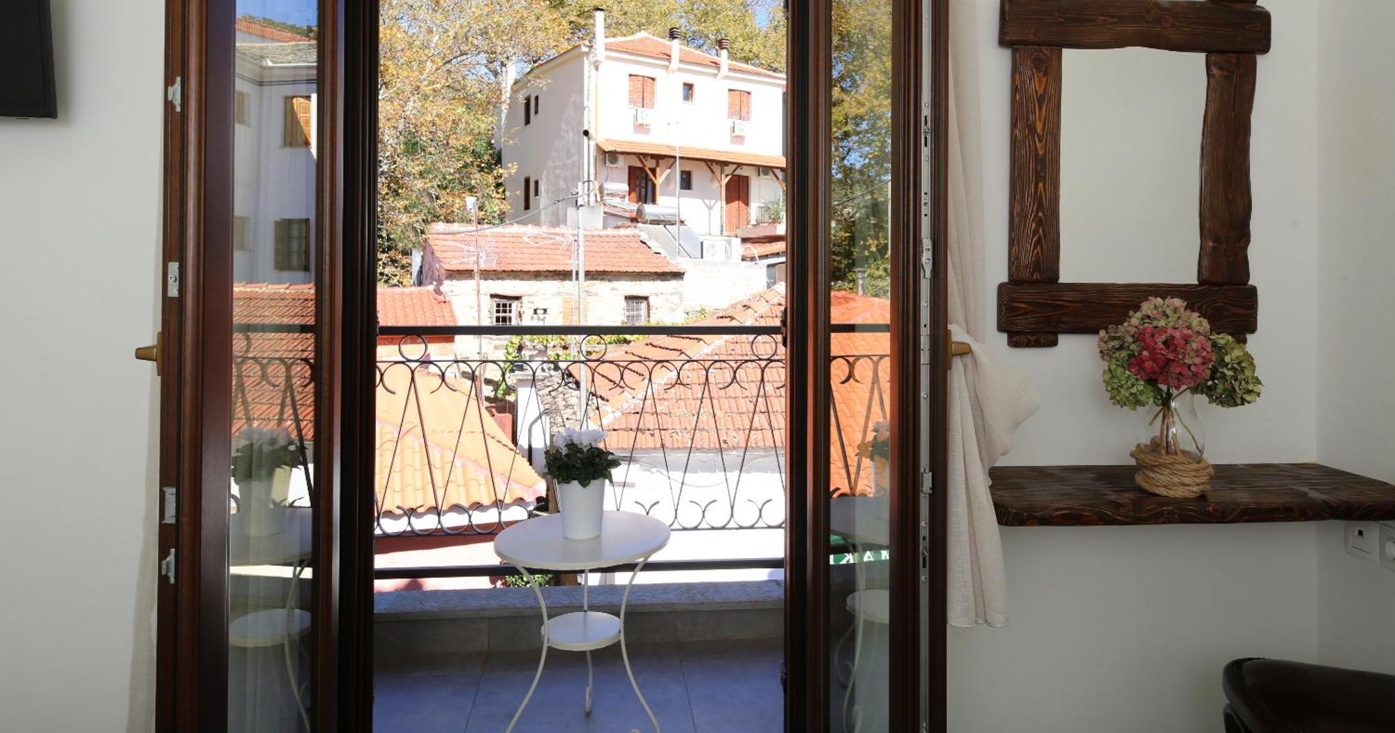 Marousos Central Guesthouse Portaria  Bagian luar foto