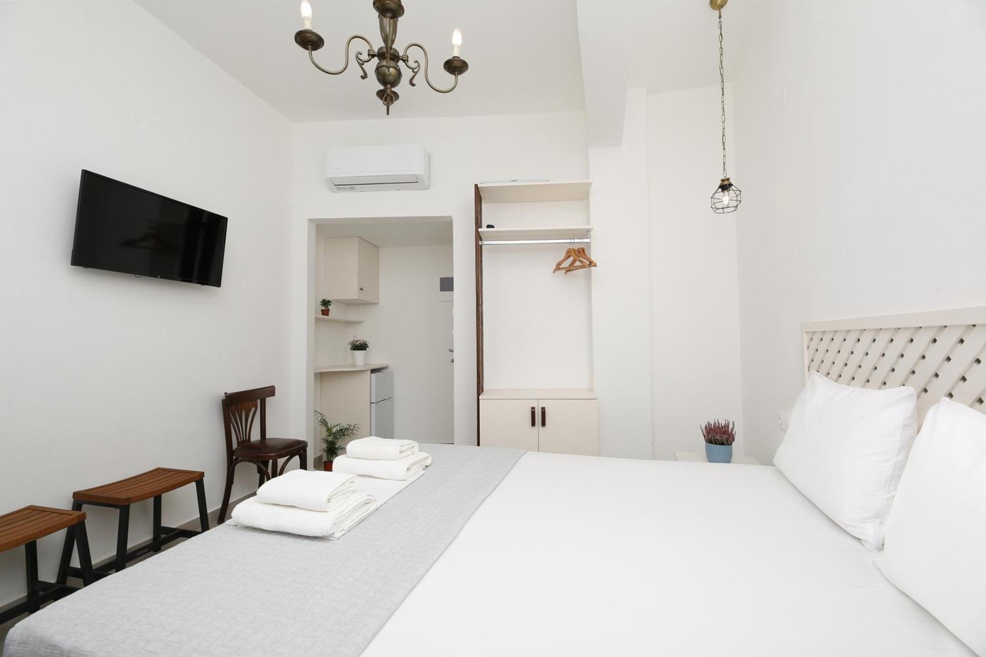 Marousos Central Guesthouse Portaria  Bagian luar foto