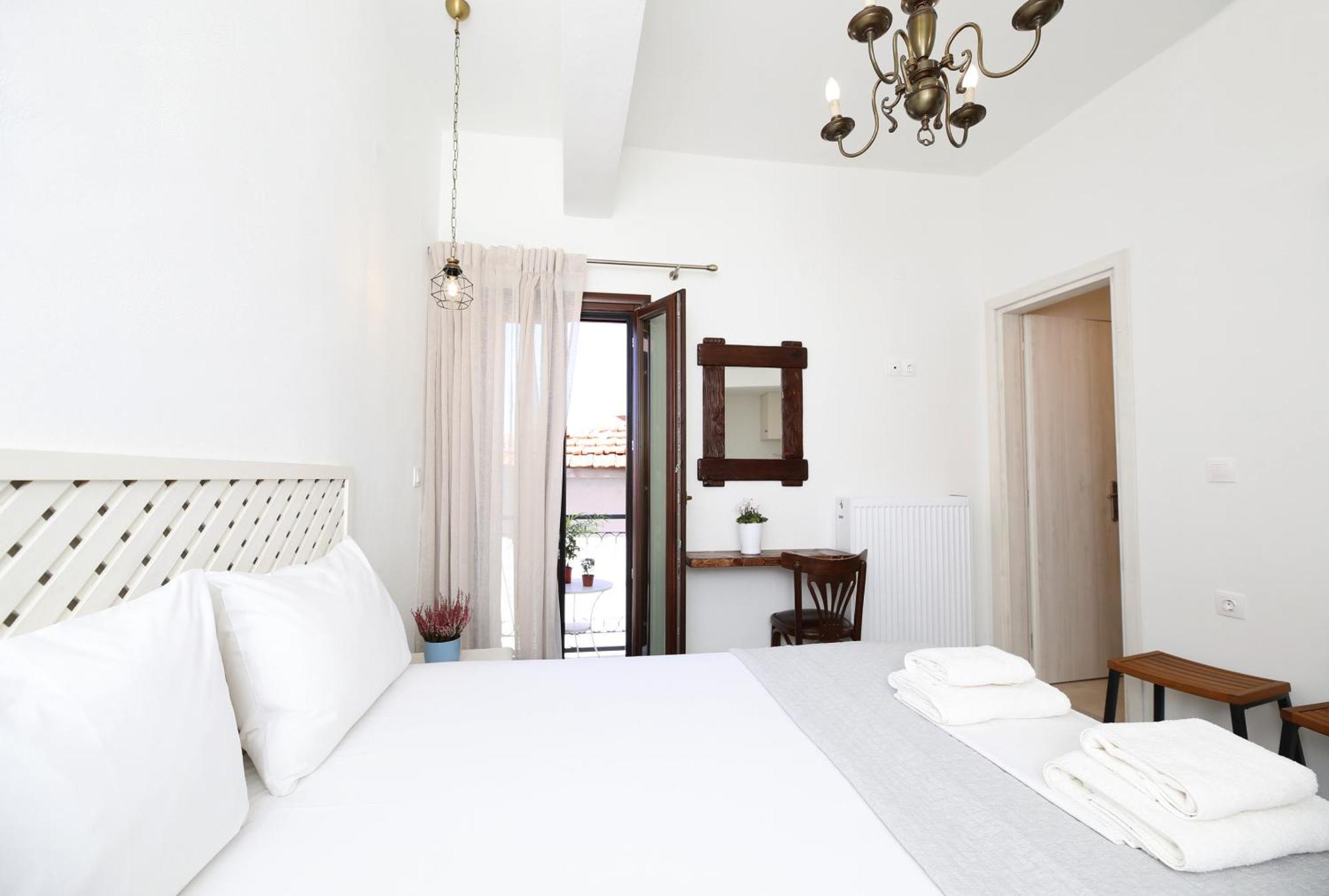 Marousos Central Guesthouse Portaria  Bagian luar foto