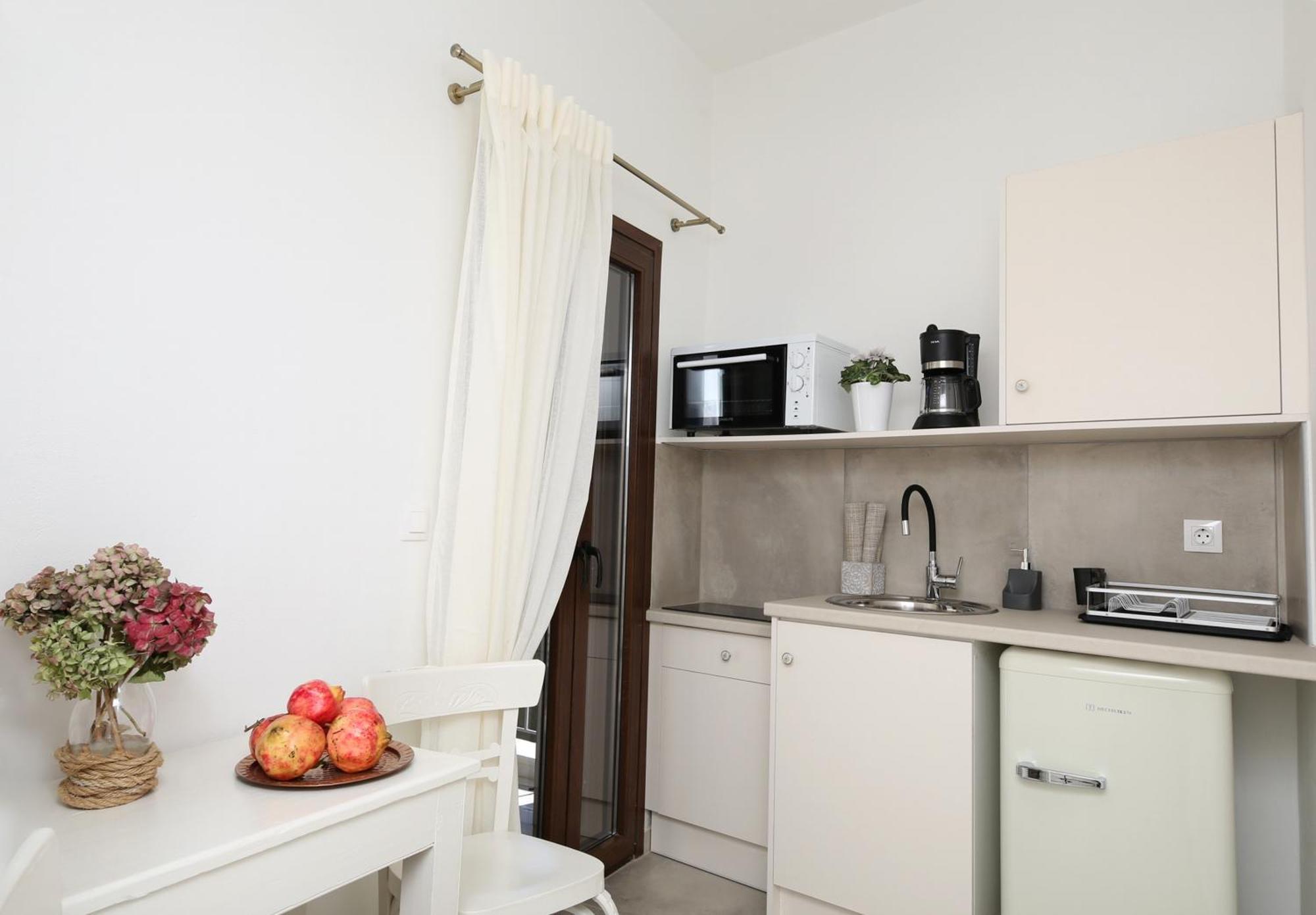 Marousos Central Guesthouse Portaria  Bagian luar foto