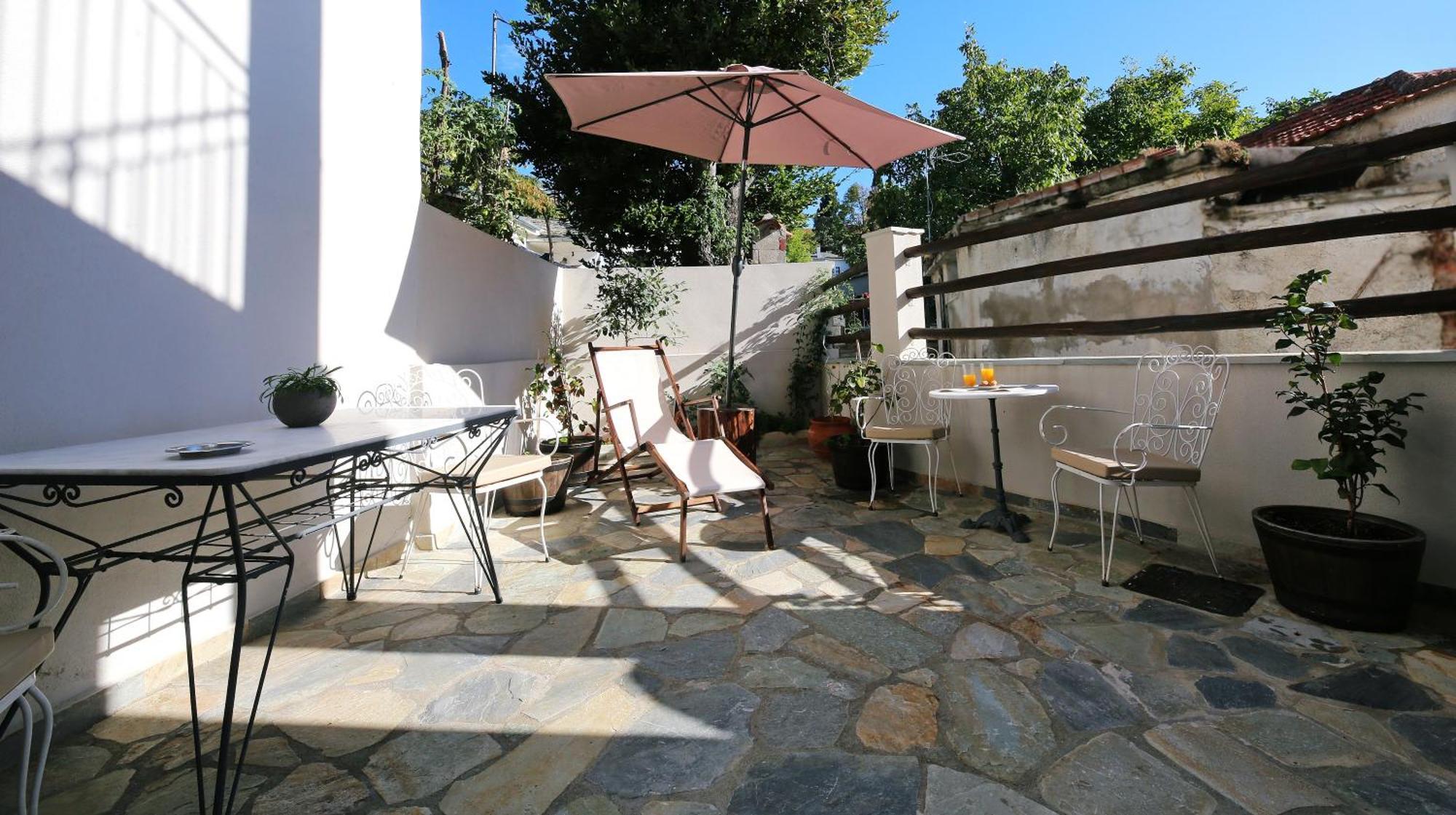 Marousos Central Guesthouse Portaria  Bagian luar foto